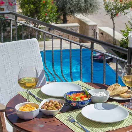 Yakamoz * Kalkan